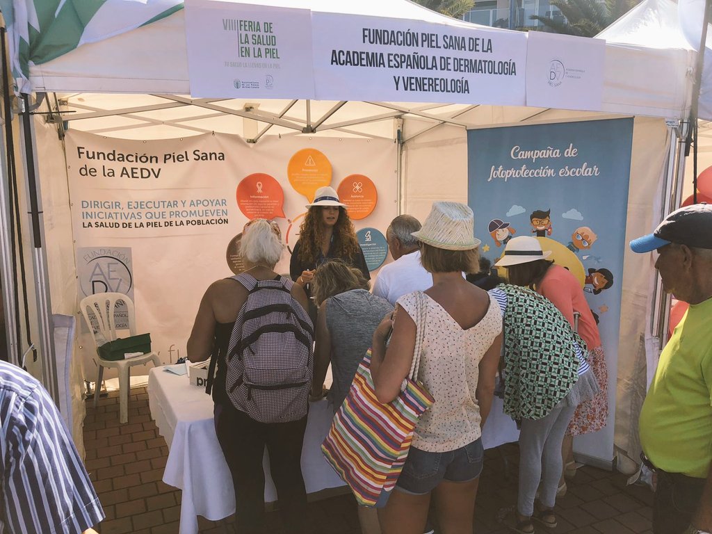 aedv_es's tweet photo. #Feriadelasaludenlapiel #LasPalmas Hoy tenemos un día dedicado al cuidado de la salud de la piel porque estamos en una ciudad #dermosaludable https://t.co/hIkeYNj9Uv