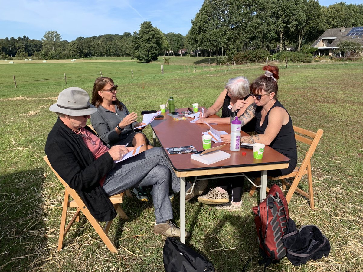 Juryberaad. Wie wint de Juryprijs van de ontwerpwedstrijd #VET? We weten het eind van de middag. Voor de Publieksprijs kan iedereen nog tussen 13.00 en 17.00 uur stemmen op het <a href="/SmaakmakersFest/">Smaakmakers Festival</a> in De Wijk.