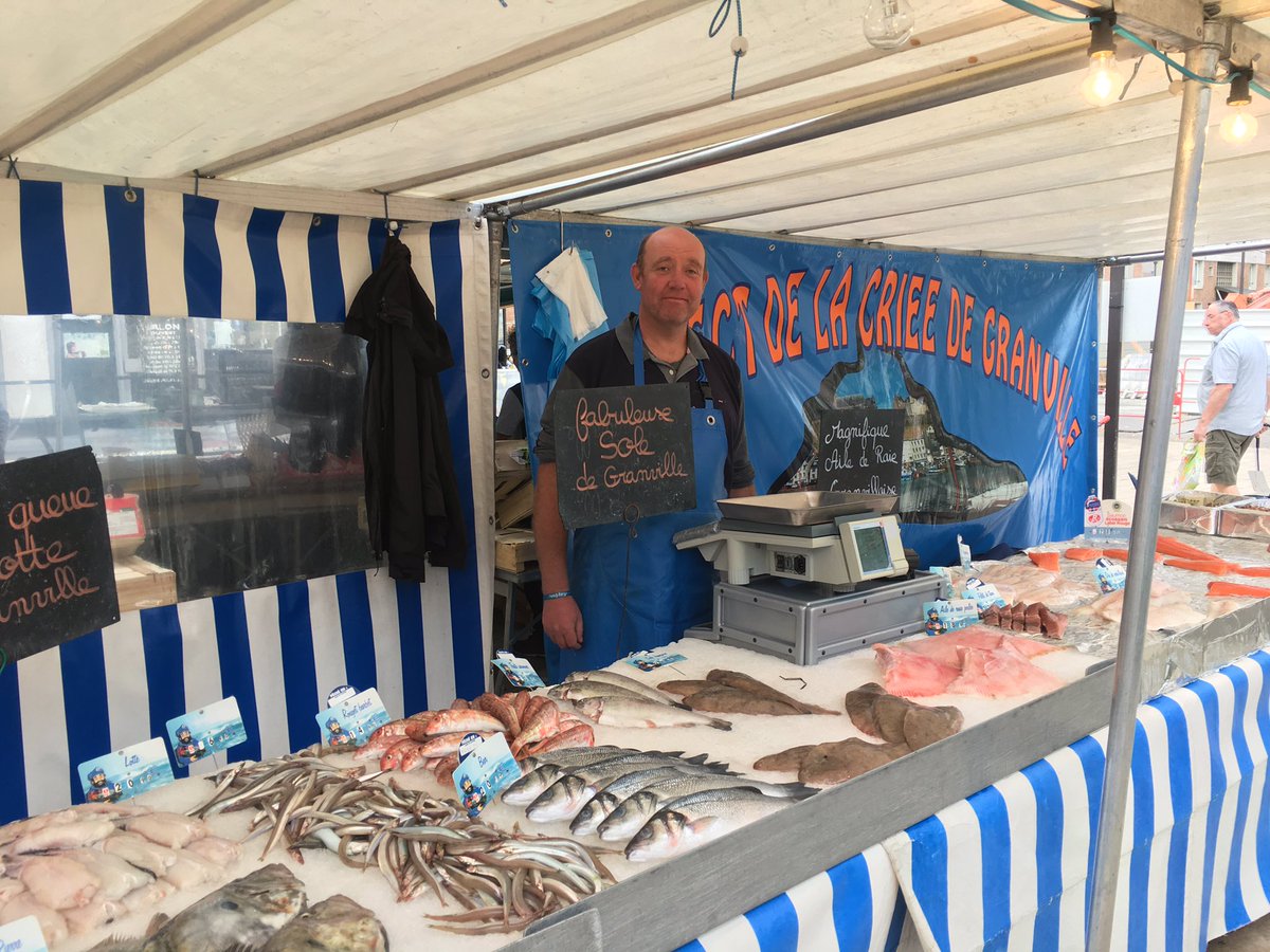 villederueil's tweet photo. Dans le cadre de la revitalisation du marché Noutary, venez découvrir les nouveaux commerçants. Soutenez vos commerçants de proximité et redécouvrez le marché Noutary qui se tient tous les dimanches matin, 60 rue d'Estiennes d'Orves. https://t.co/eP9NsraoQH