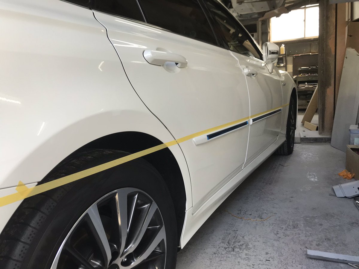 クラウン(200系) サイドプロテクションモール左右一式