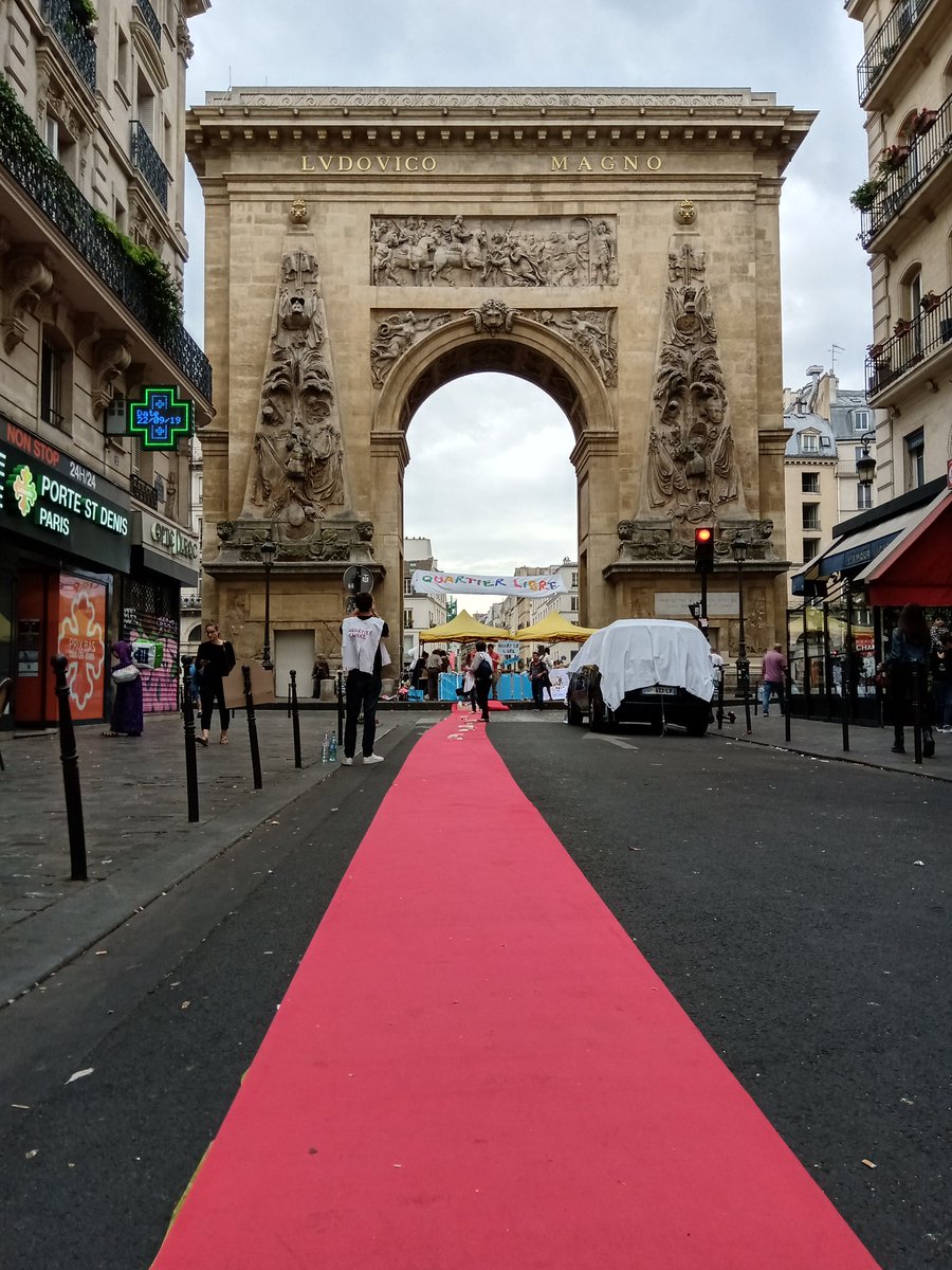 RaffaeleViaggi's tweet photo. #JSV2019 C'est parti pour #QuartierLibre ! On respire, on s'entend et on redécouvre la joie d'un espace public libéré des voitures ! 🚙💨  @parisansvoiture @Mairie10Paris https://t.co/P2haOXLJCB
