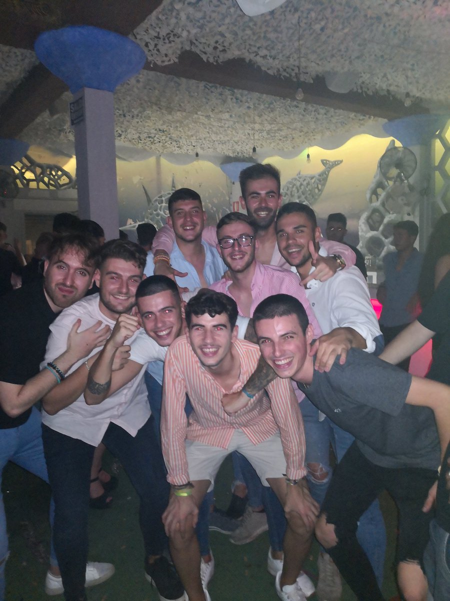 Mas que preparados para el debut liguero! 🍍🤜🤛🖤
#VamosMoli