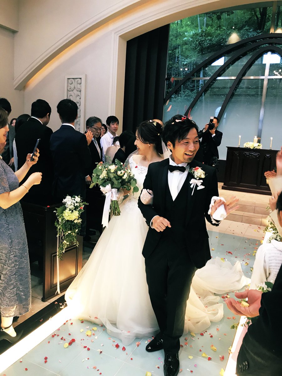 ひとりぼっち秀吉 改めてリーダーヨギの結婚式最高にハッピーでした バンドメンバーって普通の友達感覚ではない特別な存在だからね 感激いたしました 末永くお幸せに そしてこれからもリーダーよろしく お互い幸せのアイデアを探し続けよう
