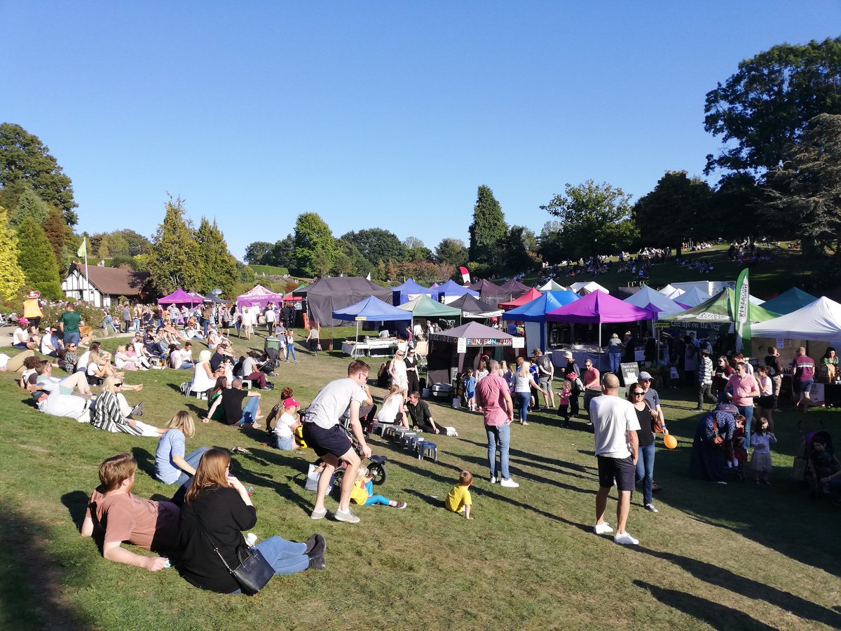 BenChapelard's tweet photo. Buzzing @TWellsFoodFest yesterday in Calverley Grounds. If you missed it, fear not it's on again today until 6pm! #TWFDF19 #TunbridgeWells https://t.co/peOBTMLp0i