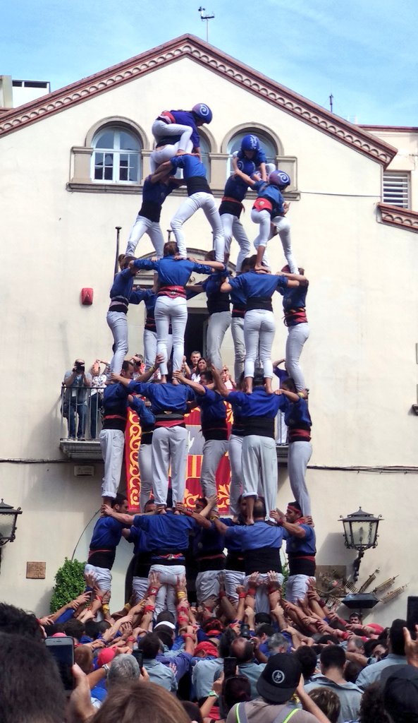 oreidoefecto's tweet photo. Crec que és un 14 de 7 però no em feu gaire cas.
#Castellets https://t.co/wneX7gs5ez