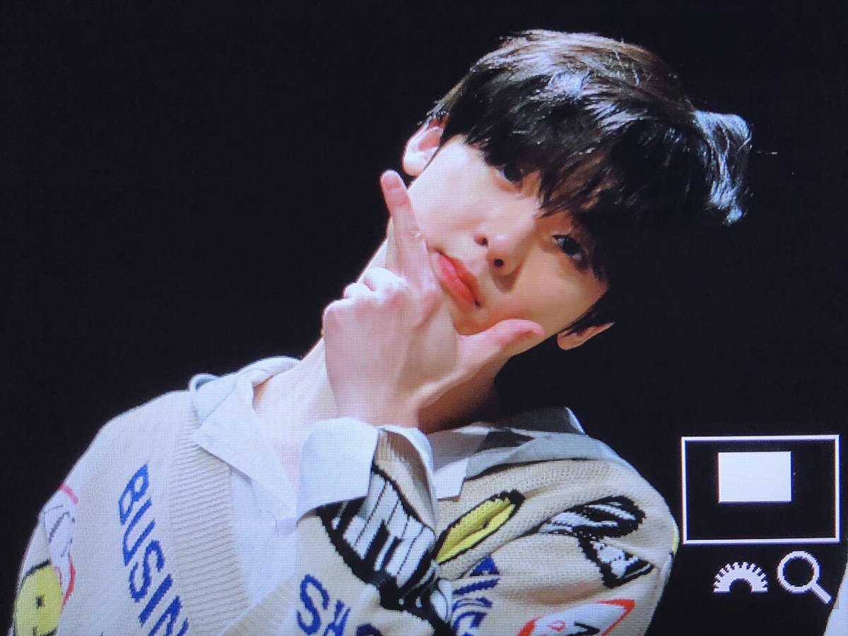 melodic_canto's tweet photo. 190922 팬사인회 프리뷰
#아스트로 #ASTRO #윤산하 #산하 @offclASTRO 
많이 조아해🤔💜 https://t.co/KWsqETNYtq