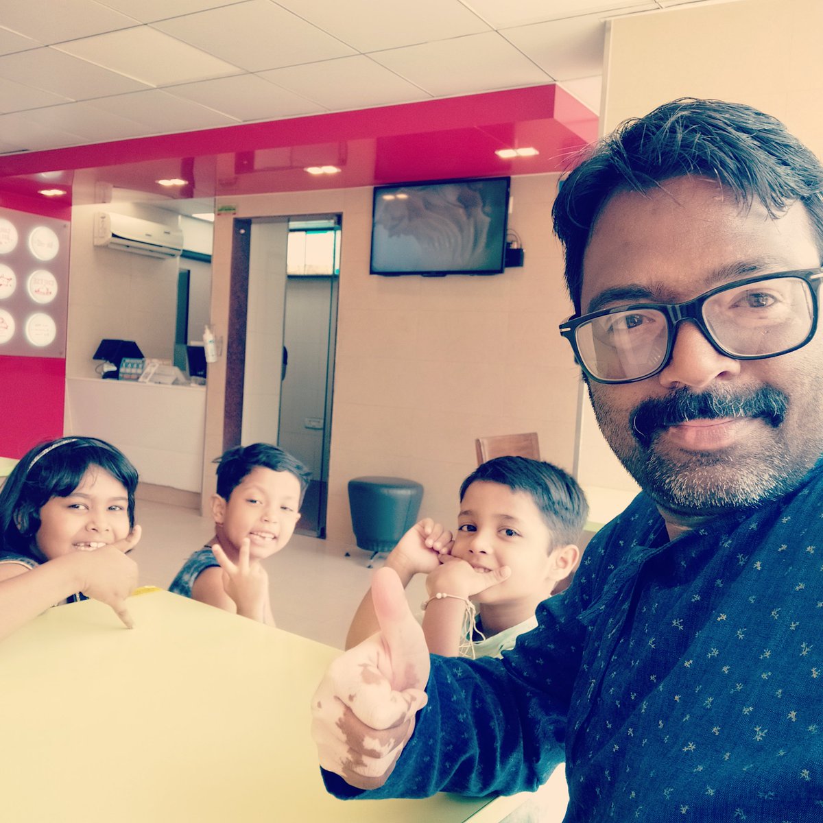 AmitPan76343645's tweet photo. #Amazing_sunday ....with my #kidos.... https://t.co/IjD0P66yAm
