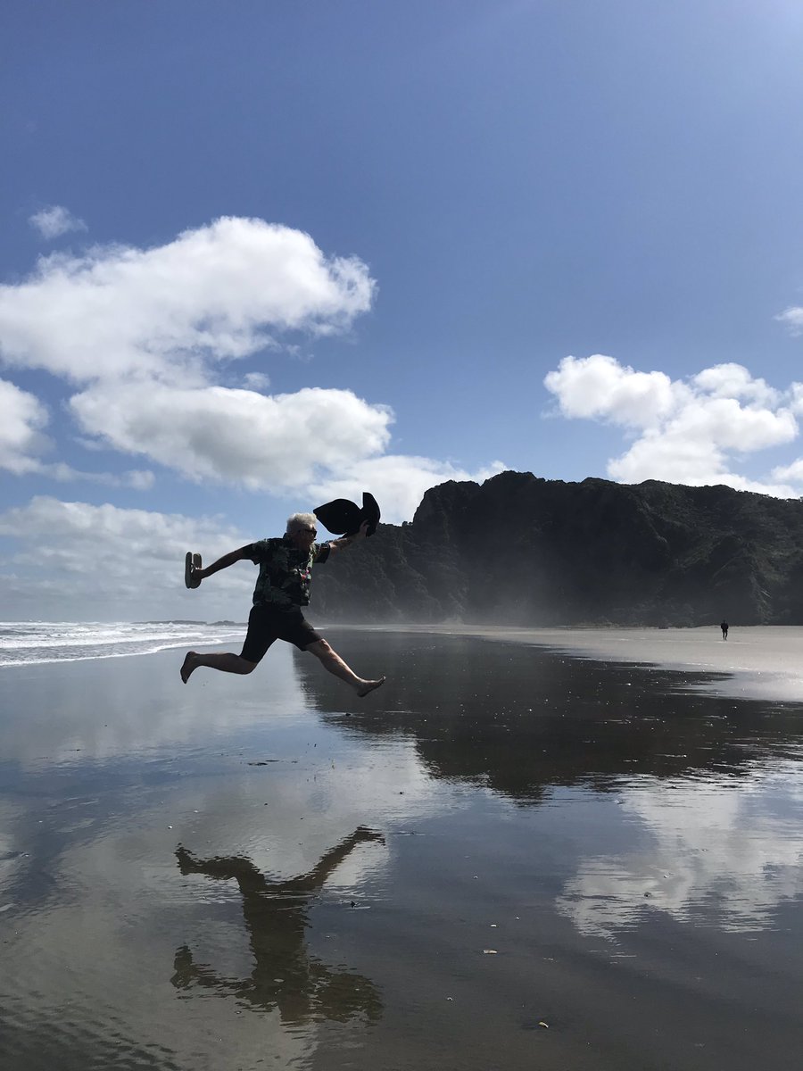 HorspoolRobots's tweet photo. @BBCRadMac Kia Ora from Auckland . Robot man sipping on a pale ale making pizza after a spring walk on the beach where they filmed THE PIANO. https://t.co/HY3PXIC5S4