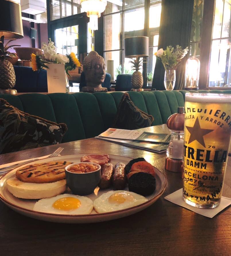 house_belfast's tweet photo. Today’s rugby fixtures at House Belfast! 
 
Ireland v Scotland 8.45am
England v Tonga 11.15am 

Get a free tea or filter coffee with your breakfast! Available until 11am. https://t.co/QDnqsbSSjx