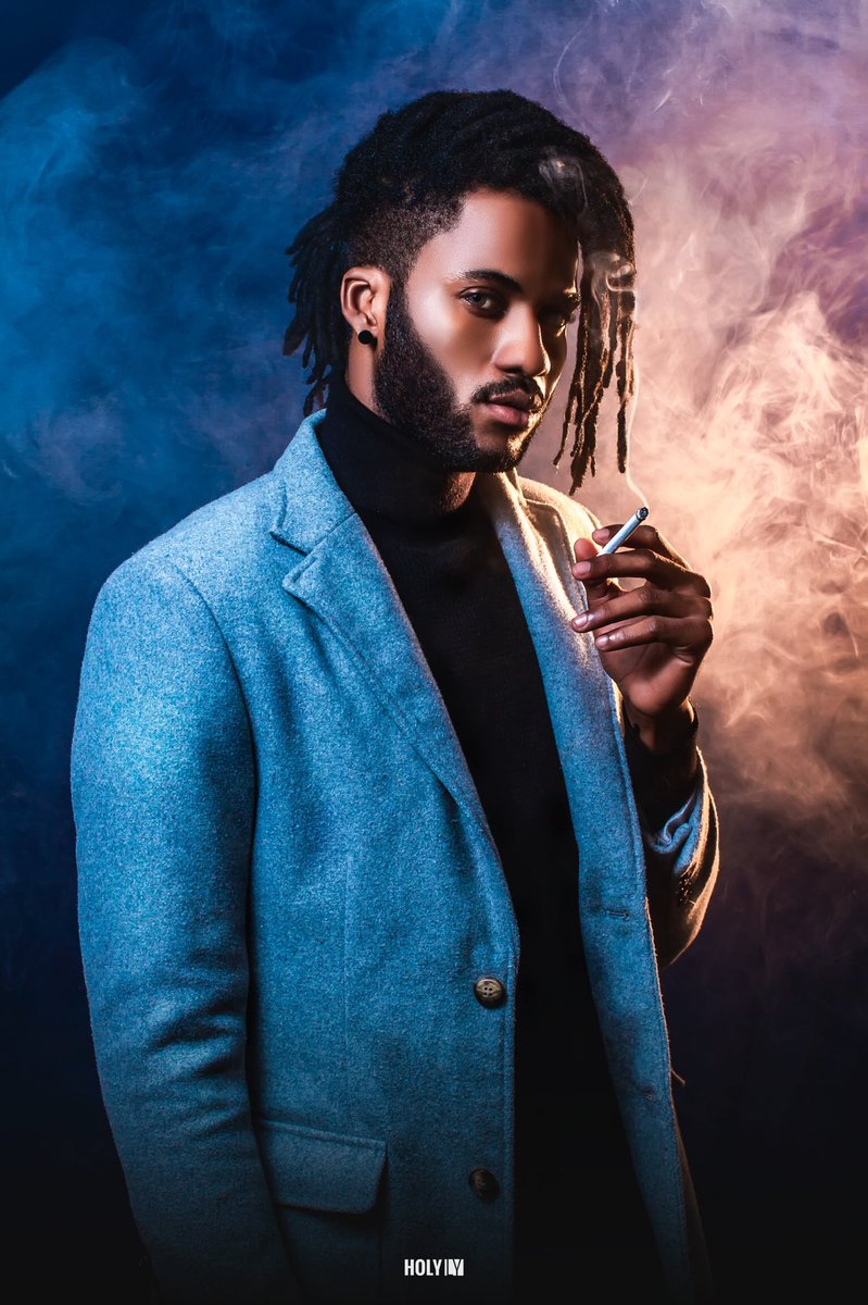 holyly6's tweet photo. #SMOKE 
#beauty #Creativity #photographer #Fotografia #vscoangola #vscogood #vsco_allshots #vscoonly #portraitphotography #drugs #blue #yellow #aovportraits #azul #portraitmood #WorldOfPortraits #PortraitSWM #portraitvision #ig_masterpiece #amarelo https://t.co/eFZ1OaGo1W