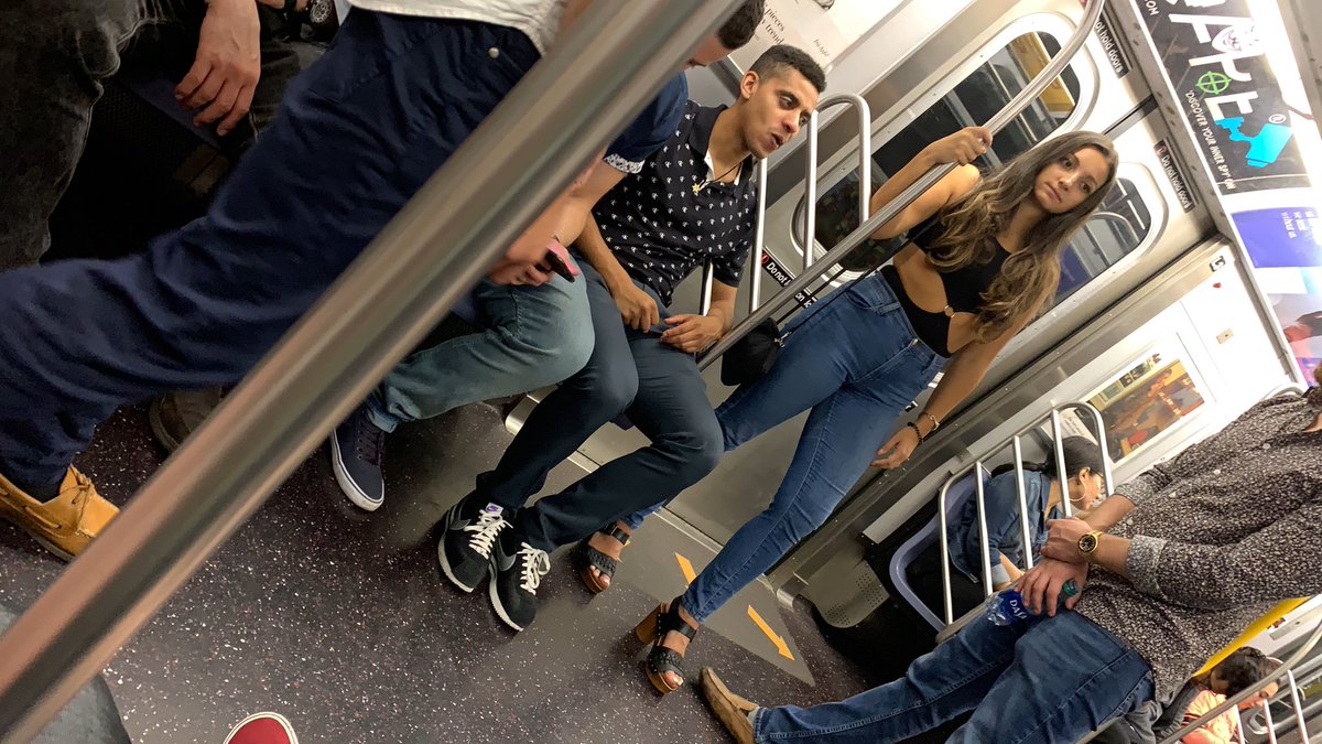 ModCuzco's tweet image. When you want to make fun of ppl 
Your a big slop neck ass Bitch with a nasty forehead and a bullshit of head called a forehead #nyc #train #qtrain