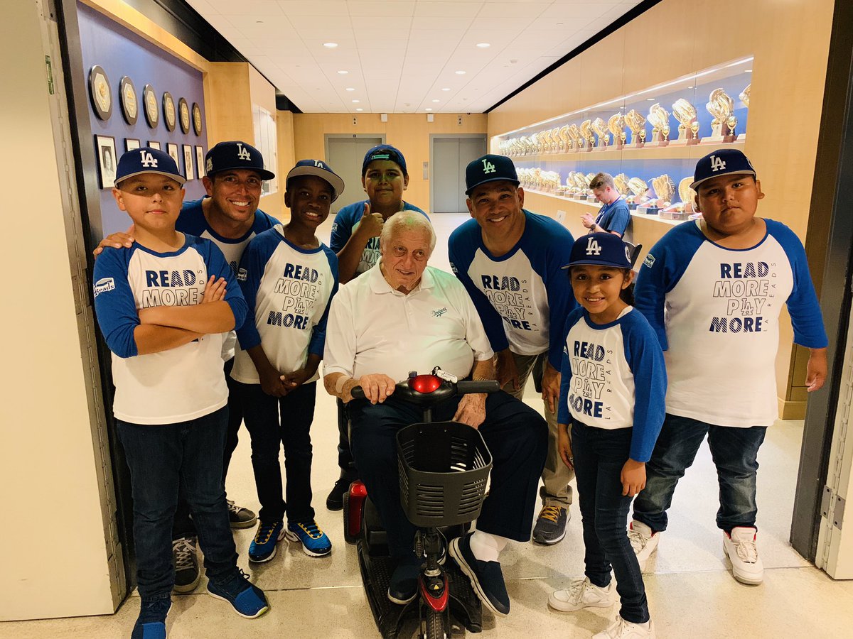 Thank you @BillieJeanKing @BJKLInitiative @DodgersFdn @Dodgers for a night our students will never forget. You inspire our students to make a lasting, positive difference in the world. #LAReads #proudtobeLBUSD #LBSchools