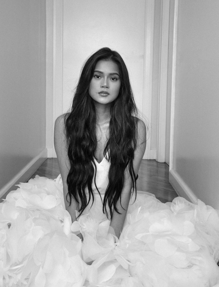 Today I turn 22 🎈
I want to thank you all for your love. 
i love each and everyone of you!!