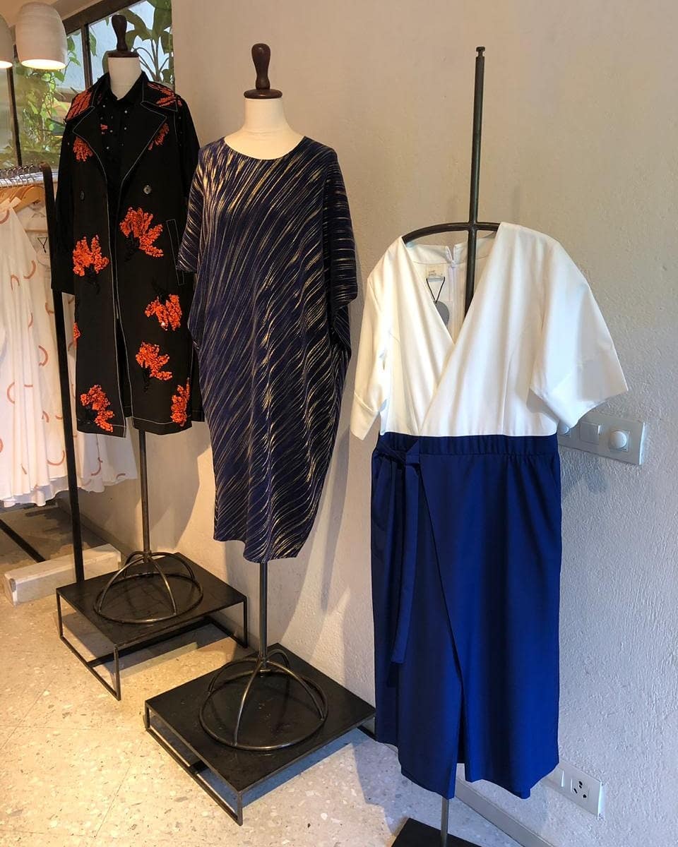 fabloktextiles's tweet photo. Fablok fashions bazar is now open!
Join us today at our Lokhandwala store to shop our favourite designers at special prices.
We are open until 8pm
#fablokfashions 
#fabloktextiles
#anjufashions 
#anjufablok https://t.co/Xq1CfdsysL