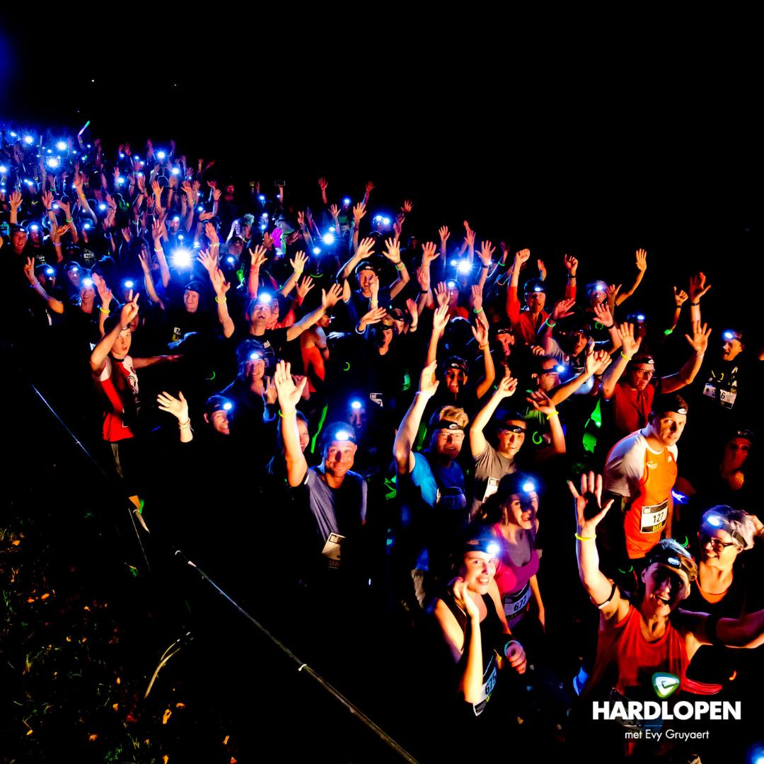 Morgen gaat deze nieuwe uitdaging van start: Verzamel met jouw running maatje zoveel mogelijk kilometers en krijg een duoticket voor Airport Night Run! 

bit.ly/2k0317G

#hardlopenmetevy #uitdaging #airportnightrun #nightrun