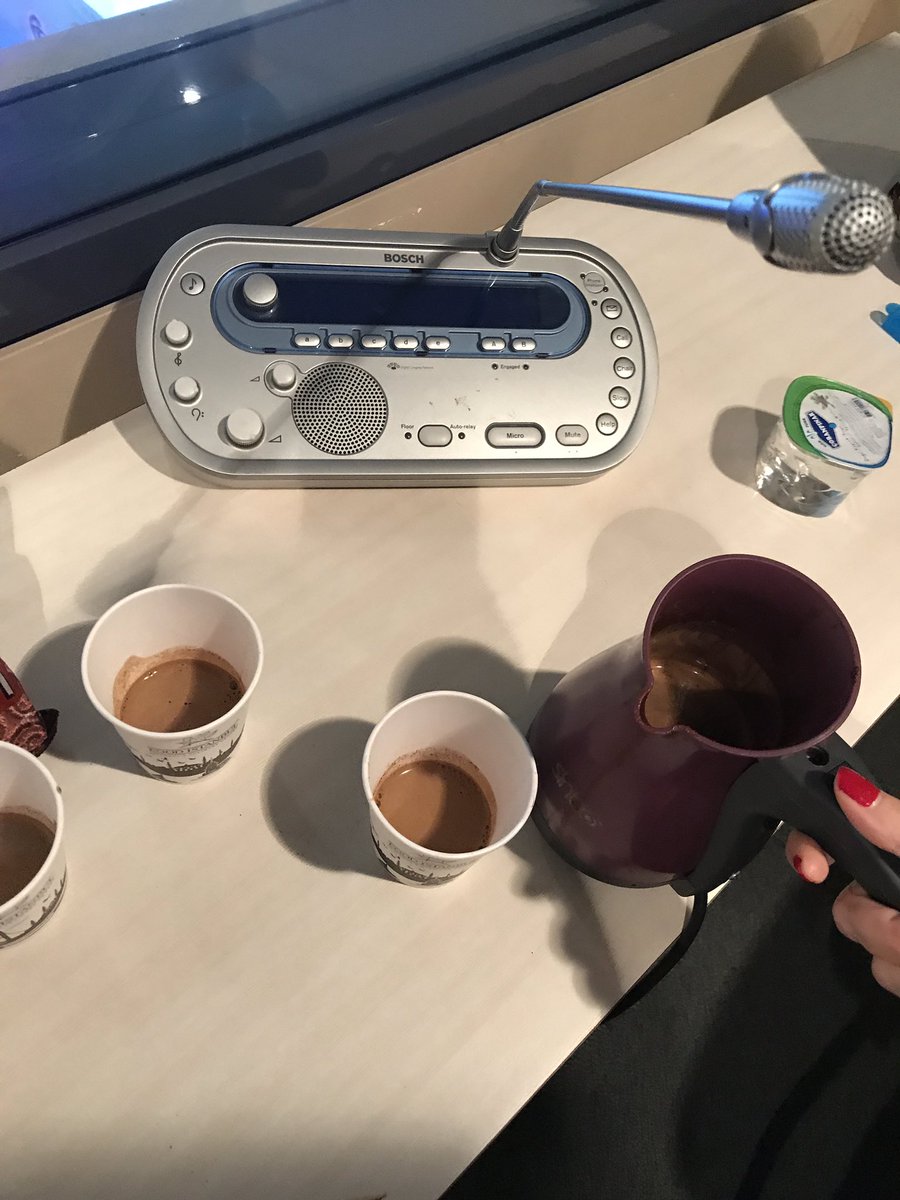 Turkish coffee in the booth! 🥳🤗 ☕️<a href="/sinemlunatik/">sinemlunatik</a> brought her own cezve to the #1nt venue! 😬 #tersplivingoncoffee