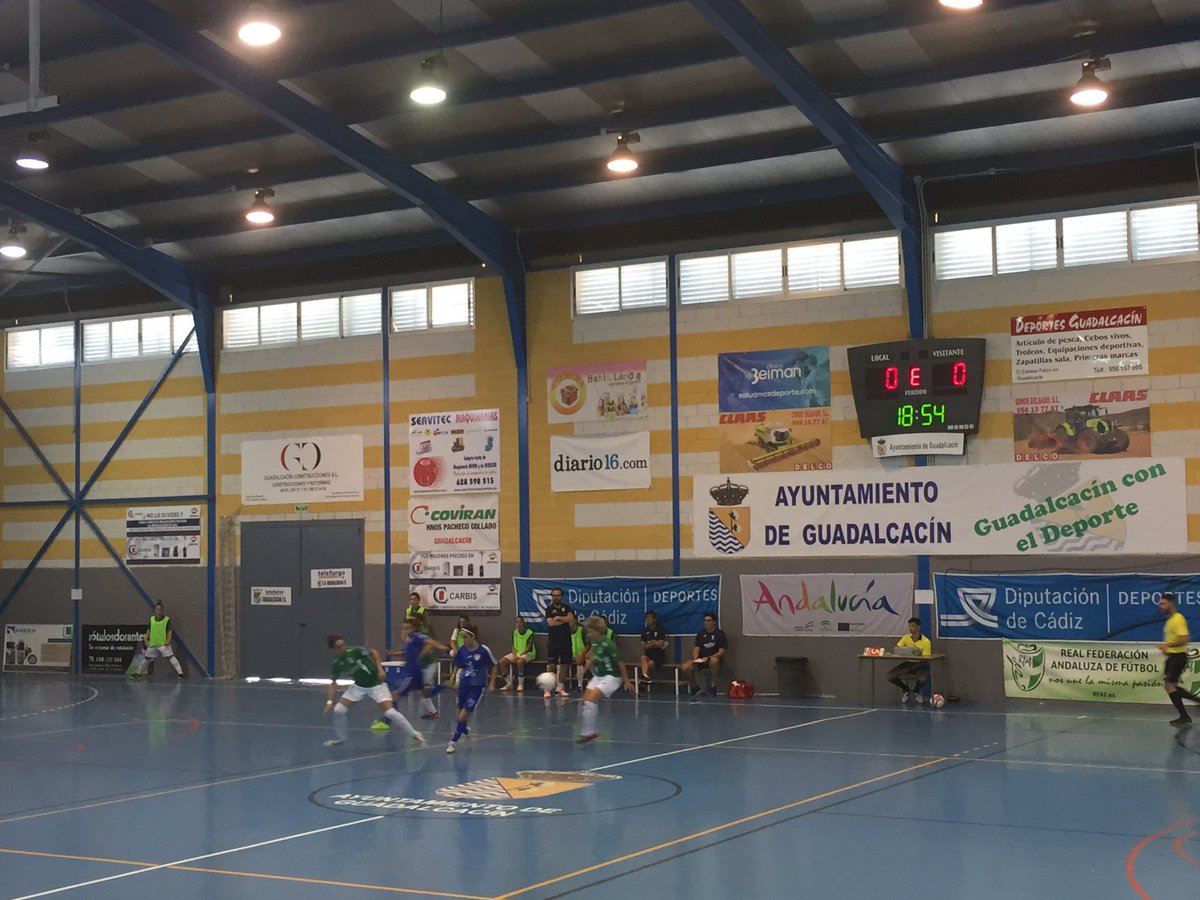 GuadaFSF's tweet photo. Como le gusta decir a nuestra capitana @LorenaBocanegra ya rueda la bolita una temporada más para el #GuadaFSF https://t.co/KbdHt38knh