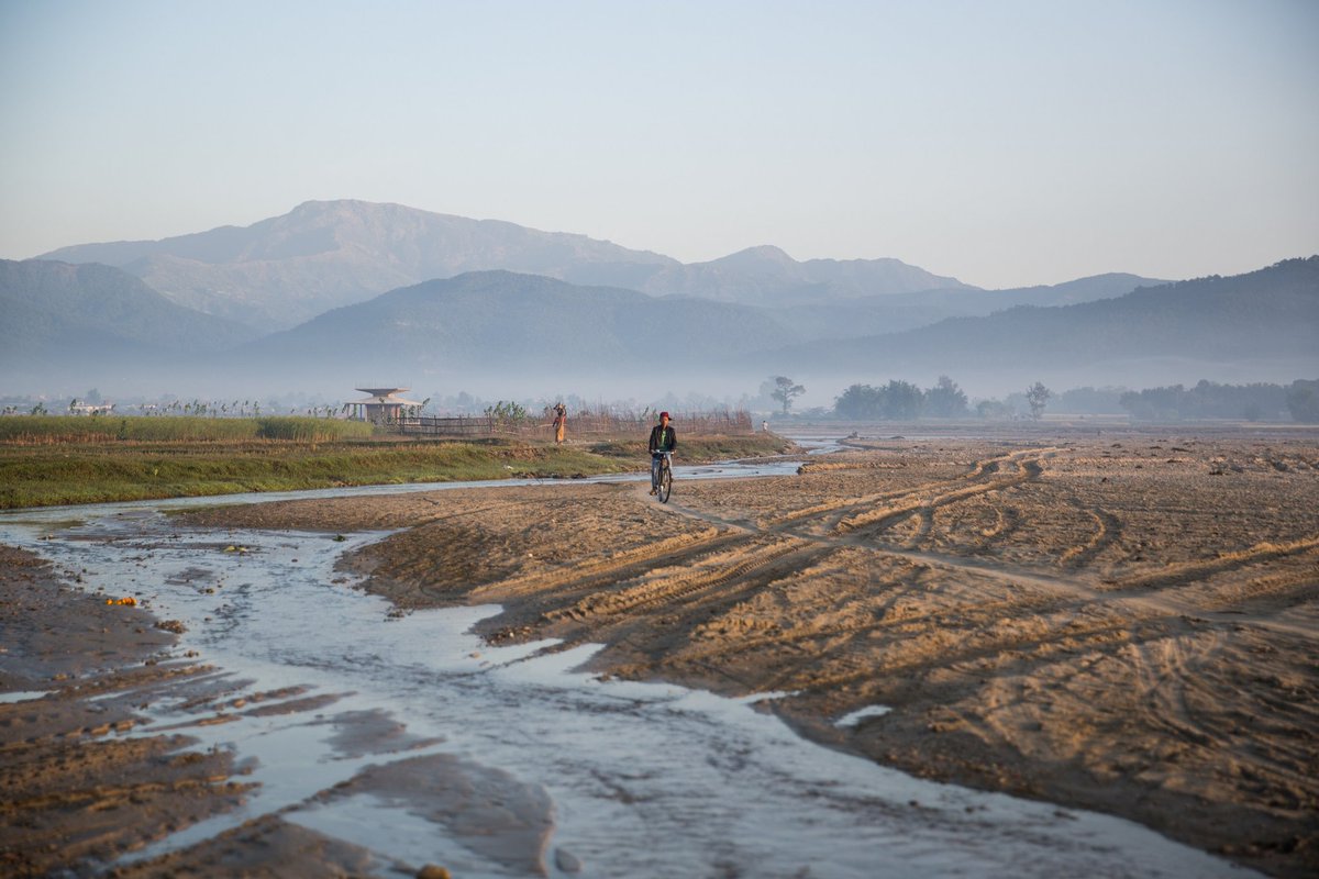 IOMchief's tweet photo. Our planet is home to us all, including vulnerable people who were forced to leave their homes due to environment degradation and climate change. 

We have a responsibility to protect our earth and make migration a choice, not a necessity. #ClimateAction https://t.co/1hI89X9CxE