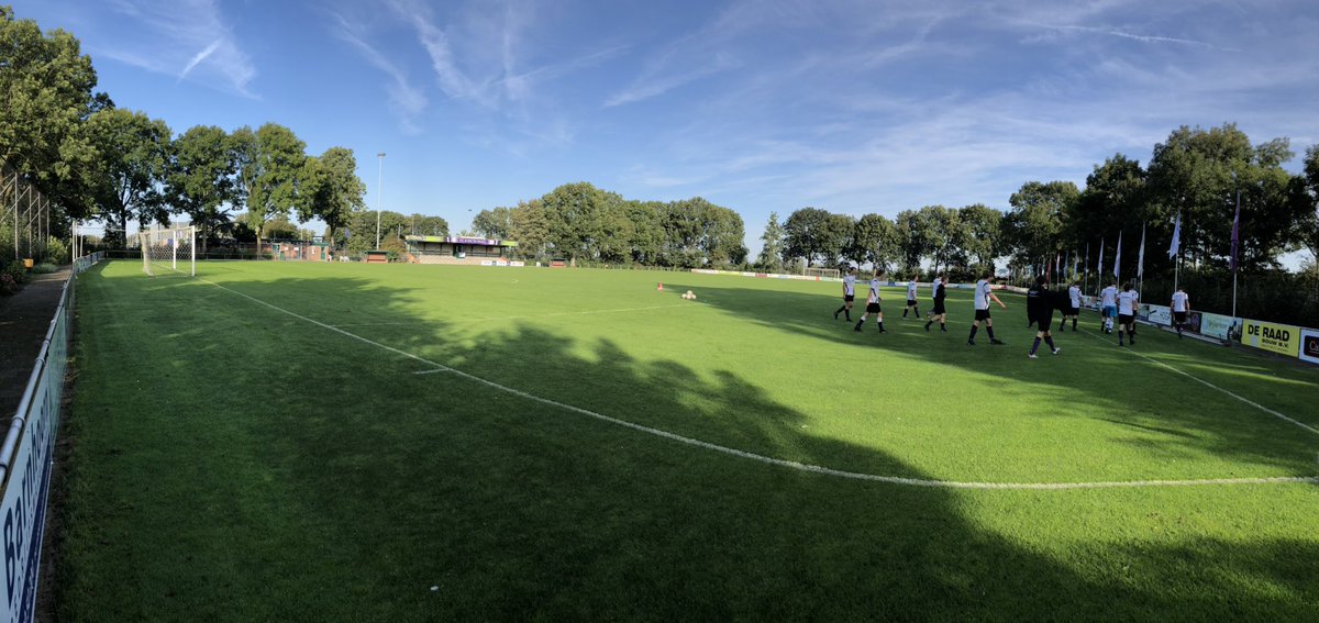 boontje23's tweet photo. Zeer mooie ambiance om de competitie mee te beginnen. Op naar een mooi seizoen. @roac_2 @sv_roac  #verliezenisgeenoptie vechten voor elke meter. https://t.co/AAU6xjYQOG