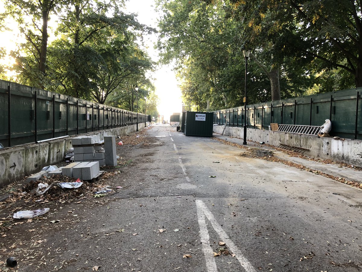 Now here’s an easy playstreet. It hasn’t seen traffic for years, and would be used by thousands. 
Let’s keep the road across the Fields closed, and unite the two halves of Highbury Fields.