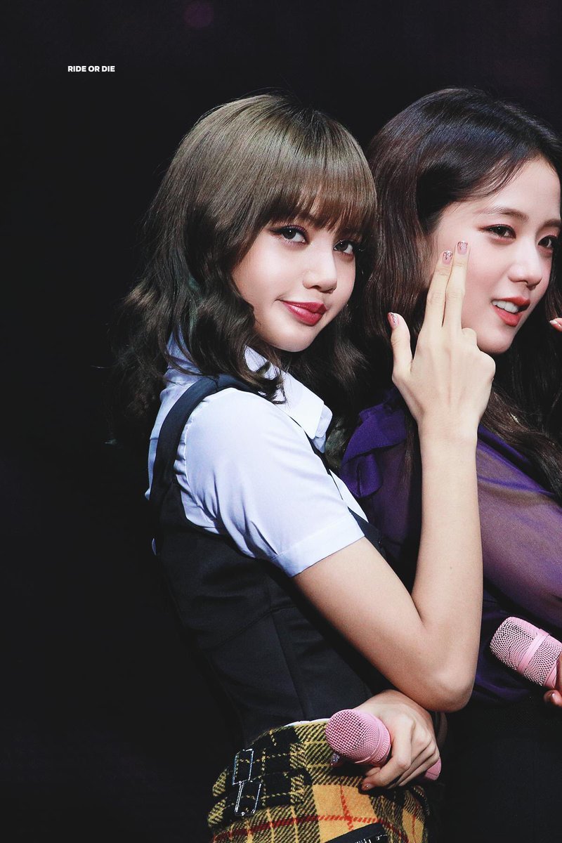 Ialisapics's tweet photo. #BLACKPINK #LISA #리사 https://t.co/RIbL5XtIIg
