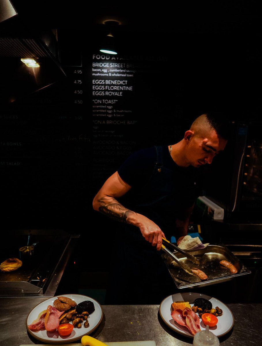 Happy Pride Day 🌈// Serving Bridge Street Breakfast all day! // Breakfast • Brunch • Lunch // Homemade Cakes // Specialty Coffees // Cream Tea // Organic Juices // Open til 5pm 🙌🏻 #ChesterPride #Chester #ChesterIndependents #CoffeeHouse #Breakfast #Brunch #Lunch #SundayFunday