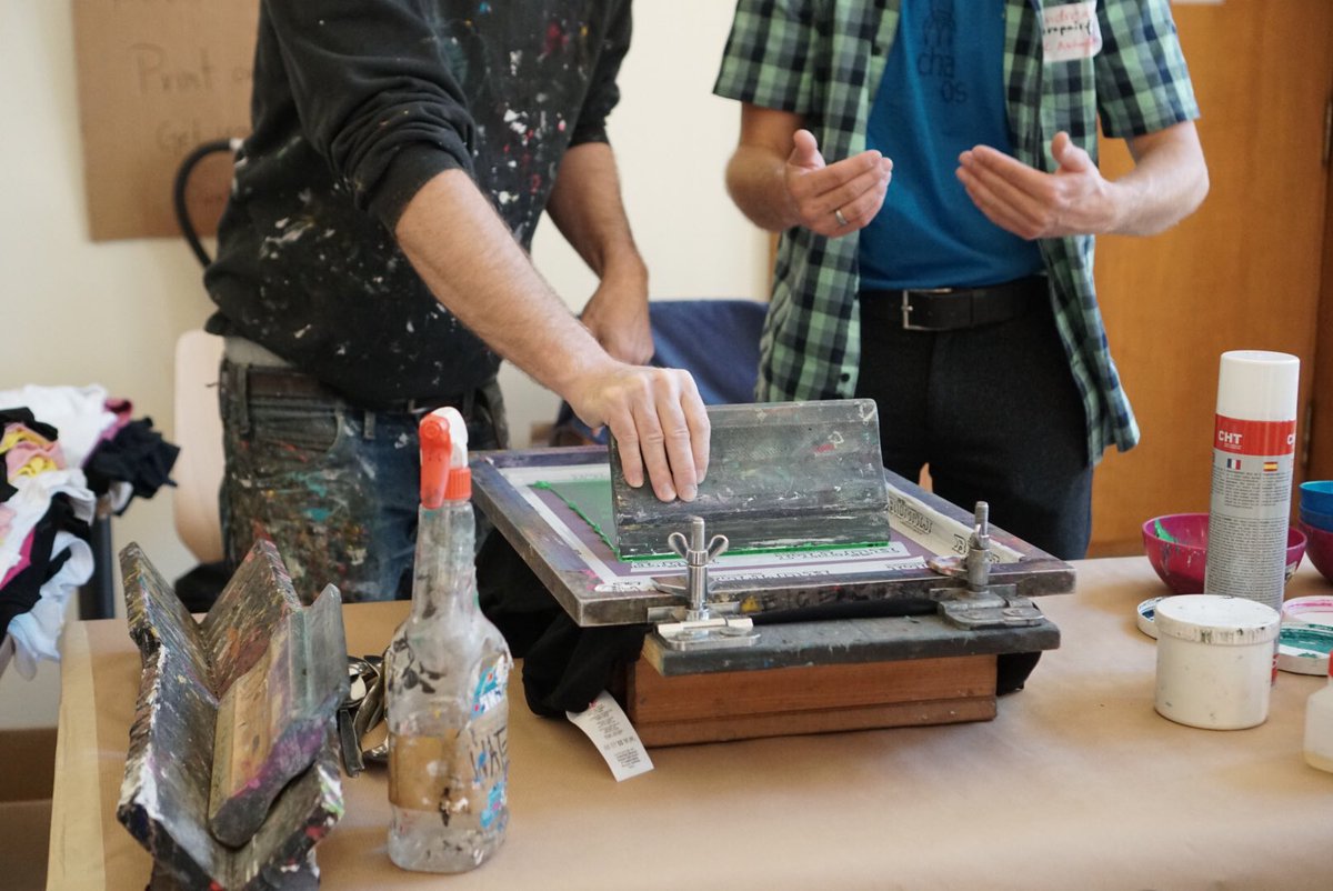 poppe_erik's tweet photo. Silk-screen printing at #fixfest2019!#diy #maker Yeah! https://t.co/mZXN3QLqZL