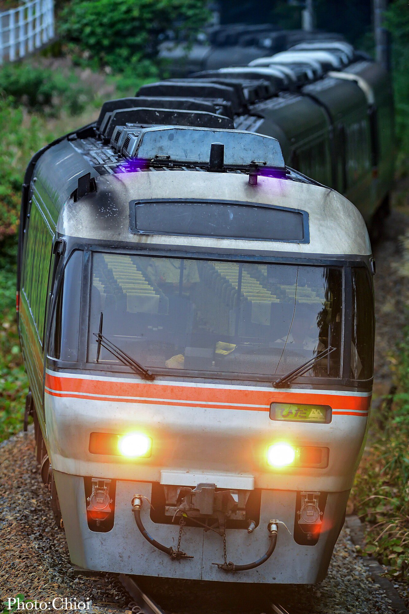 ちおい 偽宇宙軒風味のs字カーブにて ひだ16 36号の長編成を 一気に暗くなった上にハイビームの洗礼をうけ 色がめちゃくちゃに ཫ T Co Xthk5dlnnn Twitter