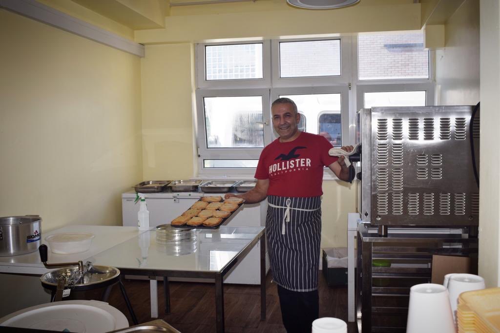 bushpieandmash's tweet photo. Say hello to Ali, the magic maker of Traditional Shepherd Bush Pie, Mash and Liquor for over 30 years. If you are planning on eating with us on Saturday 28th you won’t be disappointed! Serving from 11am, during the QPR match and after. We also provide a takeaway service too. https://t.co/lcdEfufbNw
