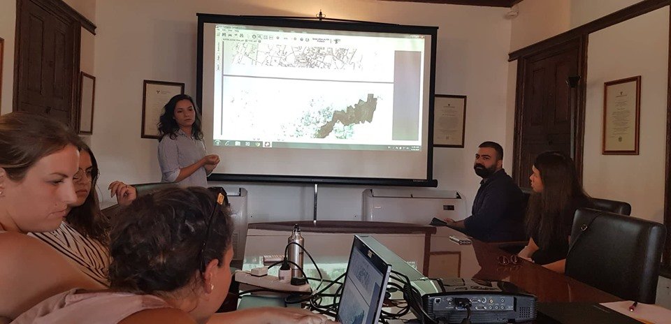 EPUMconsortium's tweet photo. EPUM Nicosia Intensive workshop has been successfully completed this week!!
Mixed groups of students @UCYOfficial @SapienzaRome @UPorto @skuor_tu @bartlettSDAC explored the possibility of combining different urban morphology approaches to analyse the urban form of Nicosia. https://t.co/npmUbOc4ak