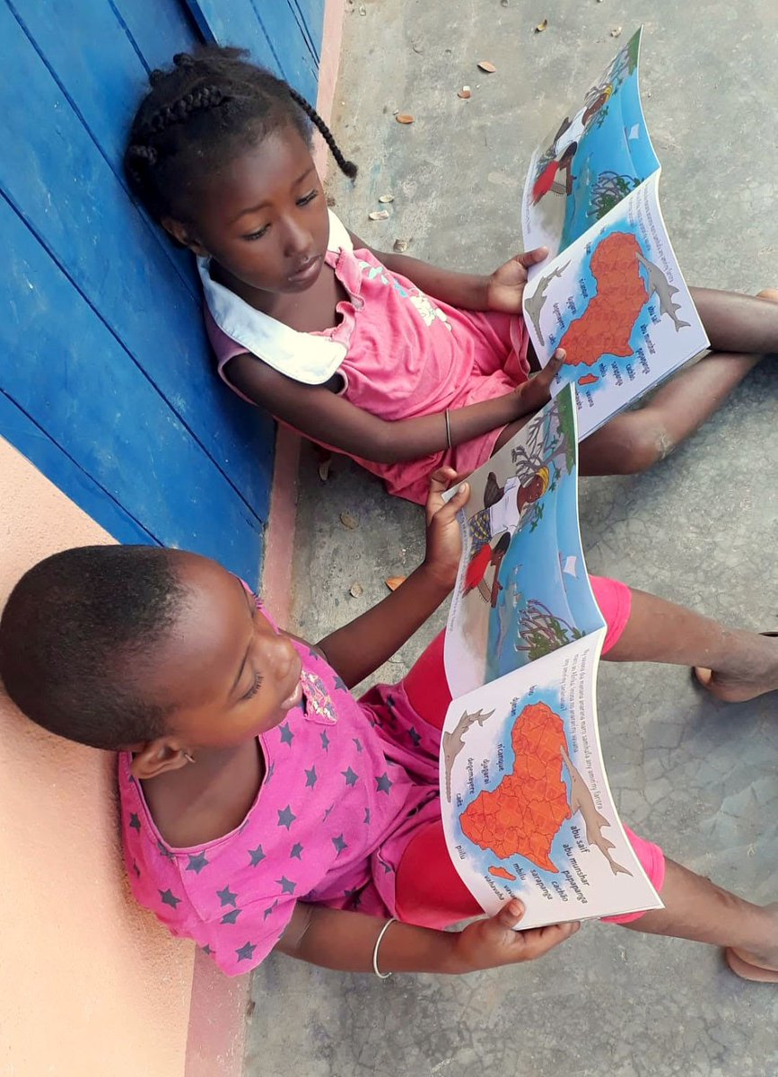 Facilitated by the wonderful <a href="/BlueVentures/">Blue Ventures</a> , I was able to share copies of #sawfish conservation book 'The King of the Fishes' with Boky Mamiko, which supports children's learning in #Madagascar. #scicomm #biodiversity
