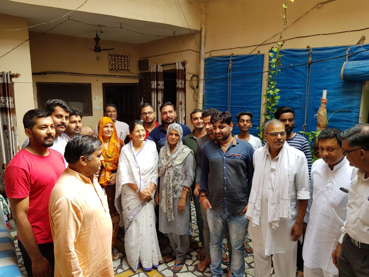 krishnagahlawat's tweet photo. आज मैंने हल्का राई के गांव मुरथल में आजाद युवा संघ के पदाधिकारियों के साथ बैठक की और भारतीय जनता पार्टी की नीतियों से अवगत कराया।
@BJP4Haryana @subhashbrala 

#BJP #BJP_Haryana #KrishnaGahlawat #Krishna2019 #Election2019 #KrishnaInRai #IronLadyKrishna #mlkhattar #NarendraModi https://t.co/g6I00WMVC9