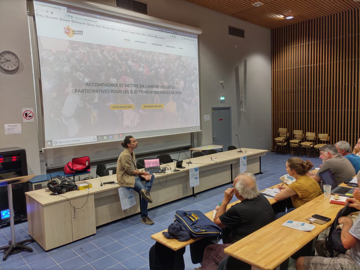 FreqCommune's tweet image. 🤝 @ActionCommune met en lien les listes participatives avec des formateurs et des outils. Aujourd’hui, @Leocochin présente la plateforme de participation en #opensource @decidim. ✊Pour une démocratie directe ET transparente. #rentreecitoyenne