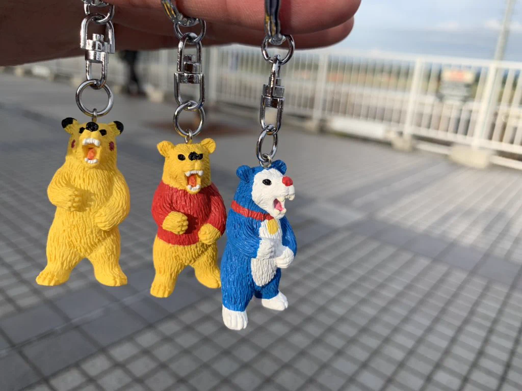 新千歳空港に売ってるキーホルダーを買った結果？めっちゃ某キャラクターにそっくりwww