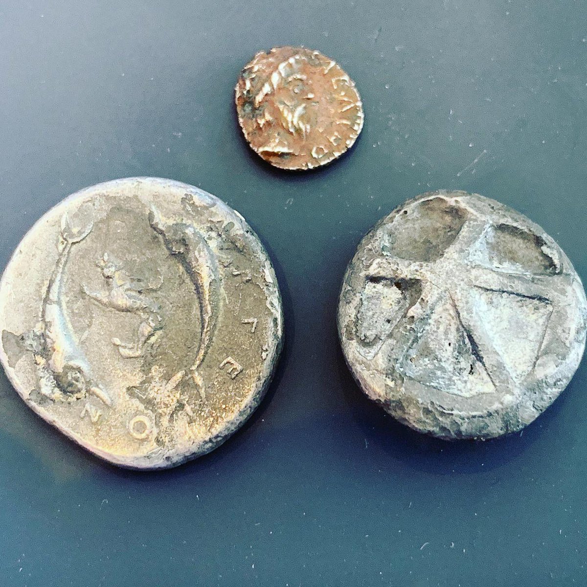 numismaticum's tweet photo. simply unbelievable how #fakes are sold on the #numismatic #markets. this time #ancient #coins! https://t.co/7hLnNYXeFe