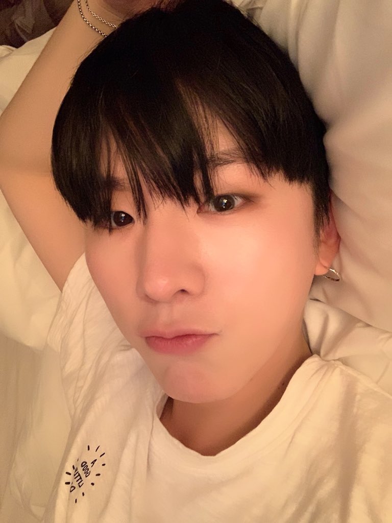 OfficialMONSTAX's tweet photo. [#기현] 
오랫만에 무대하면서 몬베베들 봐서 너무 좋았어요!!!!
Life is beautiful because i’m loving you with all my heart https://t.co/BmUcLuNEgR