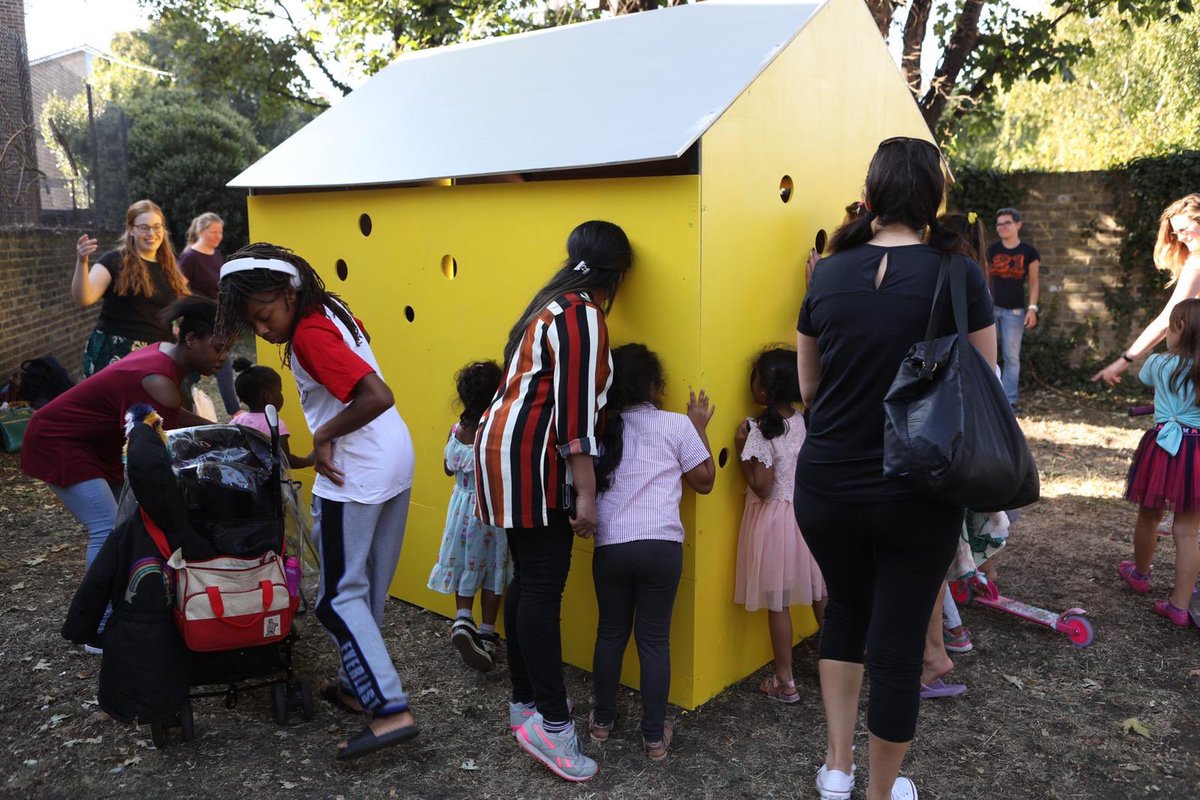 #ListenLocal is magic 🙌

If you live in or near Waltham Forest, get yourselves along to the free performances across the borough this weekend and next as part of @WFculture19.

Huge congrats to the <a href="/royalcourt/">Royal Court</a> Participation Team &amp; all involved.

 Photos: <a href="/justjohnphoto/">John Williams</a>