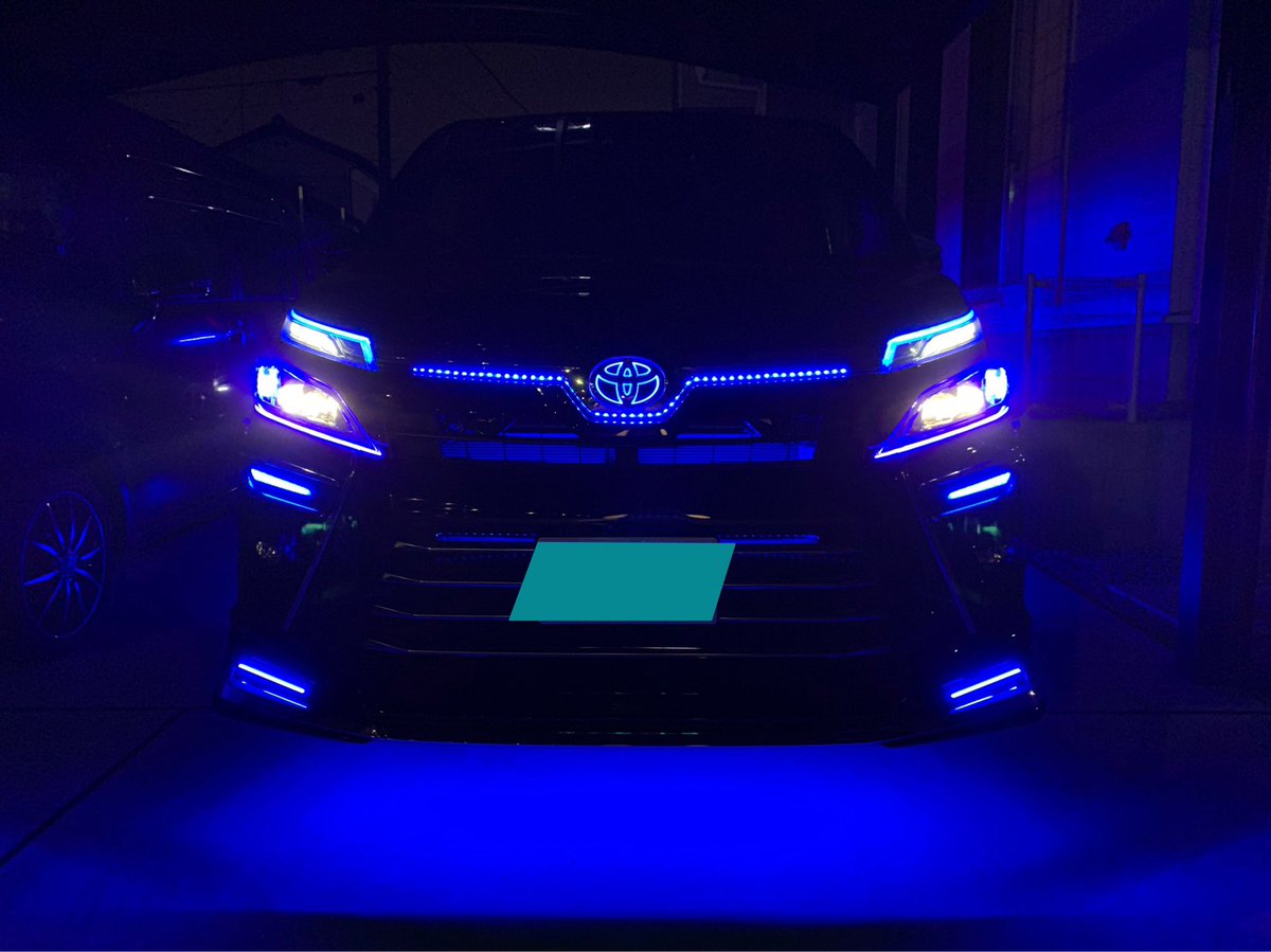 アカンサス No Twitter ダブルシーケンシャル導入 どんどん青が増える フロントエンブレムもled化 かなりお気に入りの トランスフォーマー ディセプティコンセンターキャップとエアバルブキャップ 完全ディセプティコンです笑 ヴォクシー Voxy