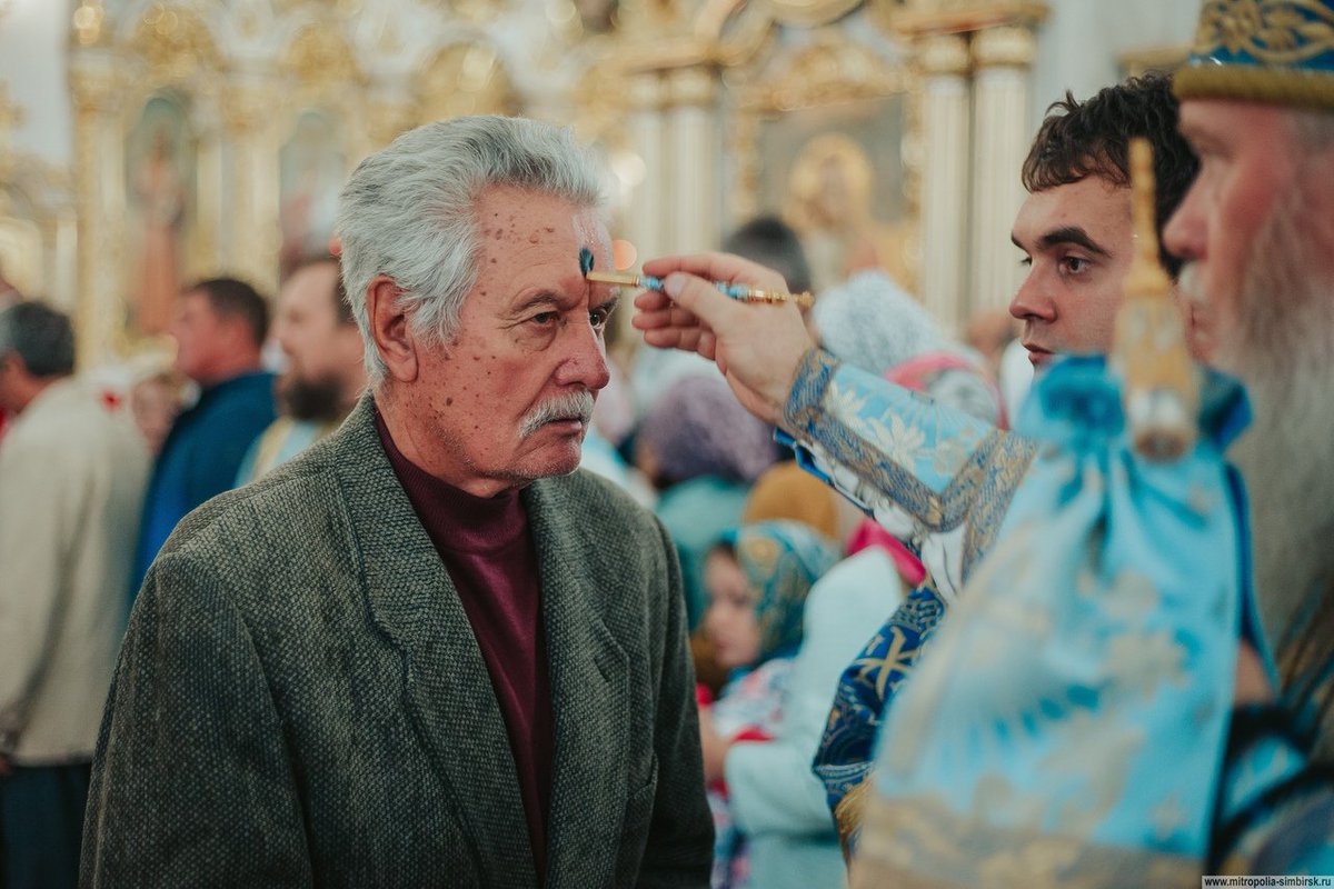 Simbmit's tweet image. В Канун праздника Рождества Богородицы глава митрополии возглавил всенощное бдение в Спасо-Вознесенском кафедральном соборе. Полный фотоальбом - vk.com/album-99311437…