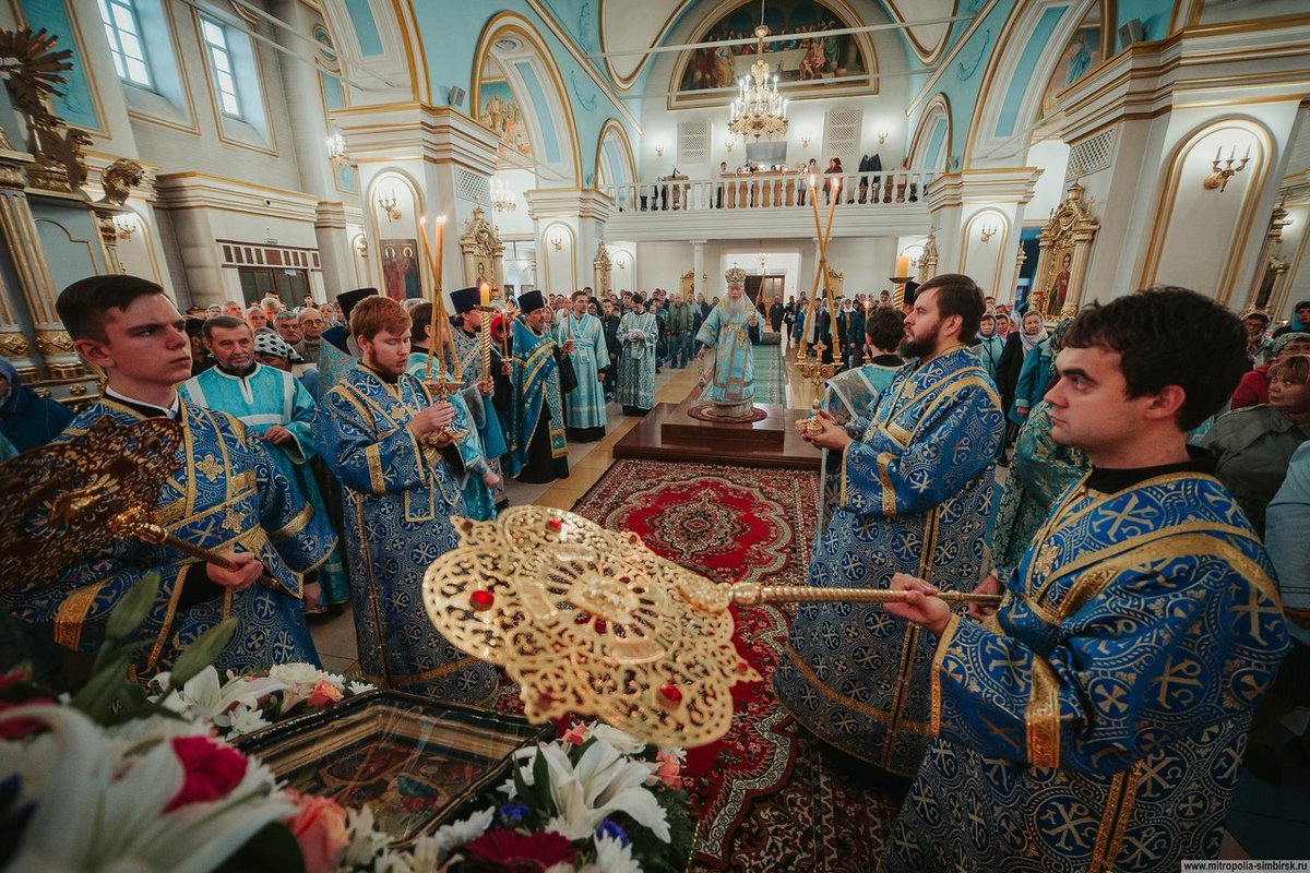 Simbmit's tweet image. В Канун праздника Рождества Богородицы глава митрополии возглавил всенощное бдение в Спасо-Вознесенском кафедральном соборе. Полный фотоальбом - vk.com/album-99311437…