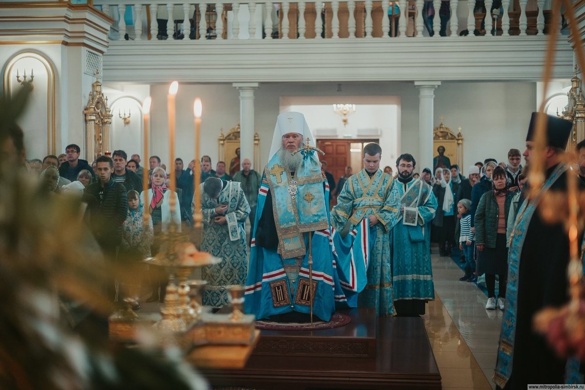 Simbmit's tweet image. В Канун праздника Рождества Богородицы глава митрополии возглавил всенощное бдение в Спасо-Вознесенском кафедральном соборе. Полный фотоальбом - vk.com/album-99311437…