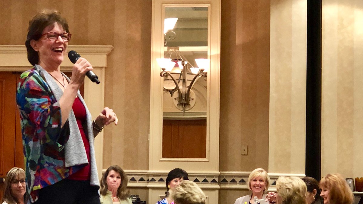 SiriouslySusan's tweet photo. #UseYourVoice #UseMyVoice (The Original Voice of #Siri) #VO #VoiceOver #VoiceActor #Keynote #Speaker #Speaking #EventProfs Website: https://t.co/HCiAQGA1C1 #Podcast: https://t.co/cqVd6H0AXo https://t.co/Zn8ehK05e7