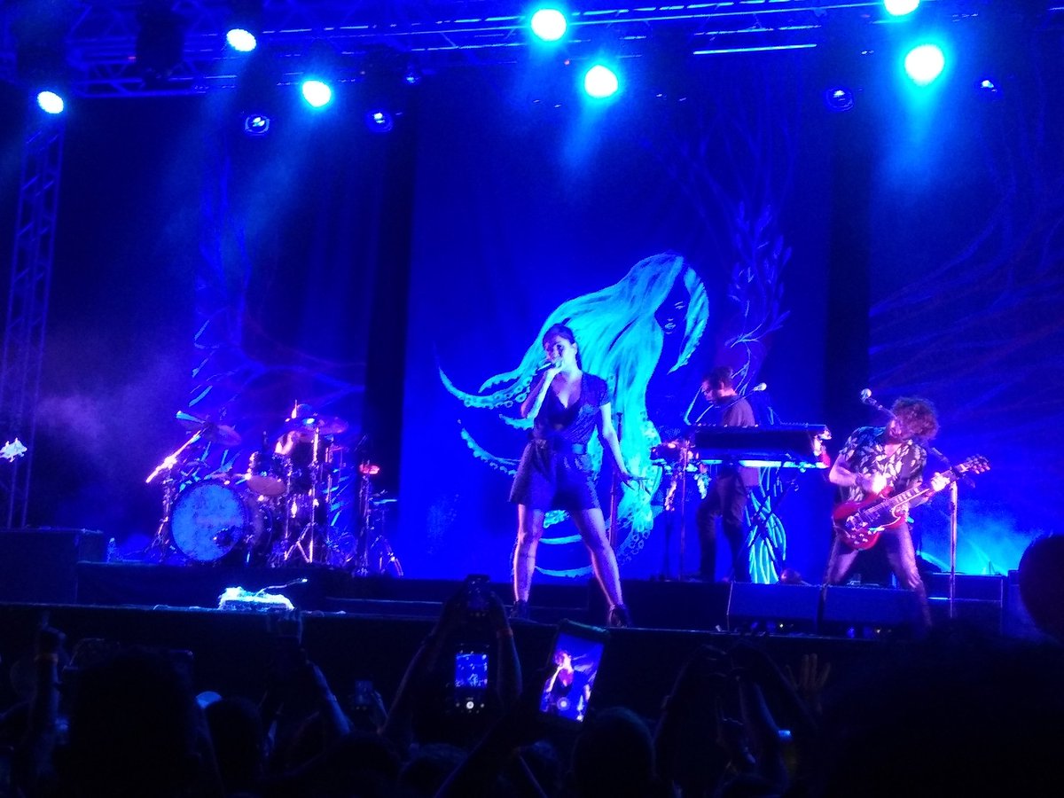 jean_braga's tweet photo. Fotinhas e a memória cheia de lembranças, sem voz pois cantar com ela e sentir cada música é algo surreal ❤️ @Pitty #TurneMatriz https://t.co/iy1ZcaOEgo