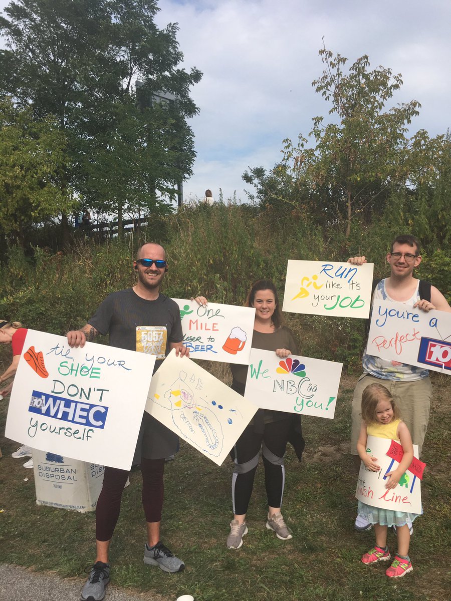 Brennan_Somers's tweet photo. Done. All thanks to my great fam and their gameday signs! @news10nbc #RunTheRoc https://t.co/puygb5gKMn