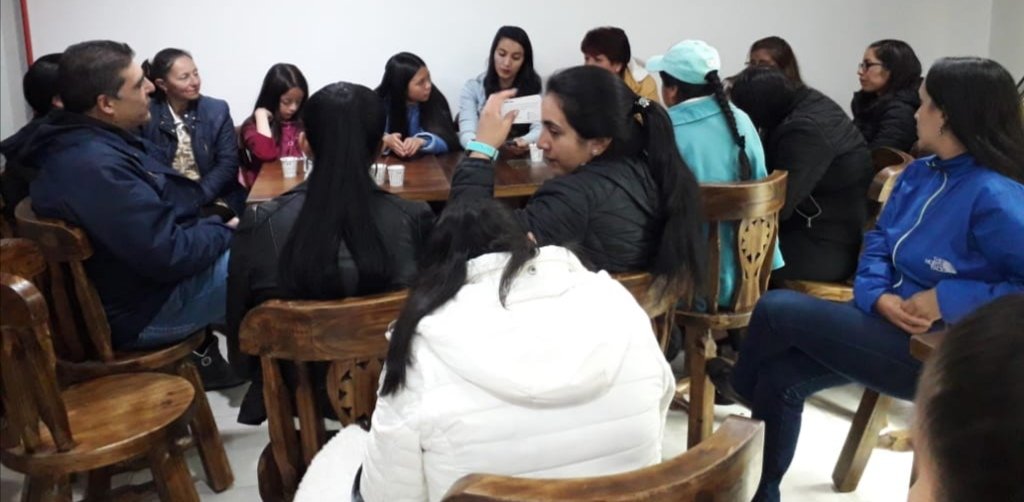 MisionTunja's tweet photo. #FelizDomingo Es un gran honor  dialogar  con este grupo de mujeres que a través de sus ideas y necesidades quieren una ciudad construida desde el amor y el cuidado hacia ellas. Donde se destaque la equidad y protección de los derechos
#Vota8ConcejoTunja
@PCambioRadical https://t.co/QP1TduqOxO