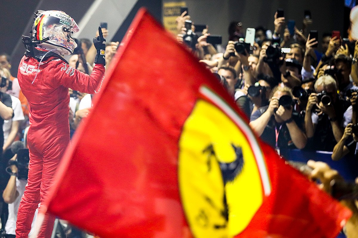 Sebastian Vettel 22 futamot követően ismét futamot nyert Szingapúrban