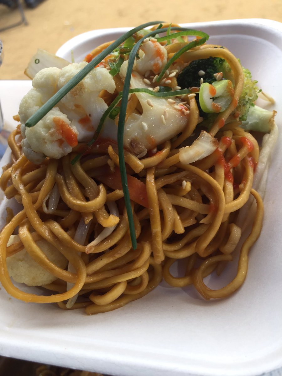 KalasinCatering's tweet photo. @TWellsFoodFest lots of choice from our taster menu for #TWFDF19 β€οΈπΆπ¨π· https://t.co/0vVy55XVyG
