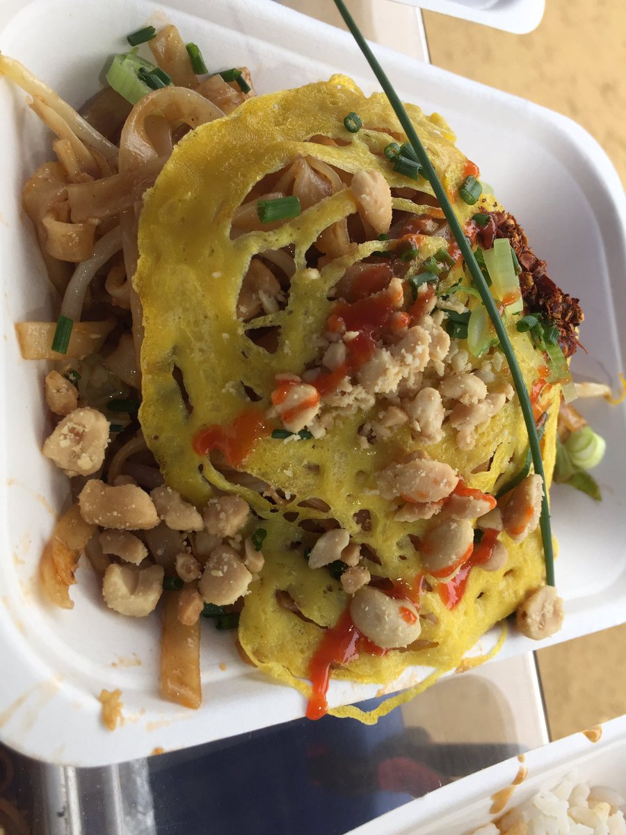 KalasinCatering's tweet photo. @TWellsFoodFest lots of choice from our taster menu for #TWFDF19 β€οΈπΆπ¨π· https://t.co/0vVy55XVyG