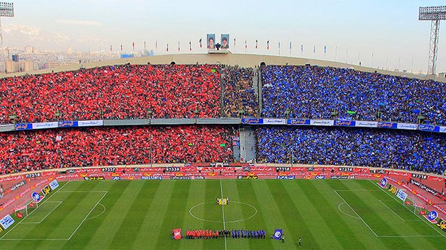 iranteammelli's tweet photo. #ESTvPER 0:1
90+7' Final whistle
🔵 Esteghlal defeated by Persepolis 🔴 thanks to an own goal by GK Hosseini after Abdi's shot
#Shahravard #TehranDerby #PersianGulf⚽️ #لیگ_برتر۹۸ـ۹۹ #ایران 🇮🇷 #خلیج_فارس
#شهراورد #شهراورد90 #دربی90 #تهران #پرسپولیس #استقلال https://t.co/7nkrHHtsKn