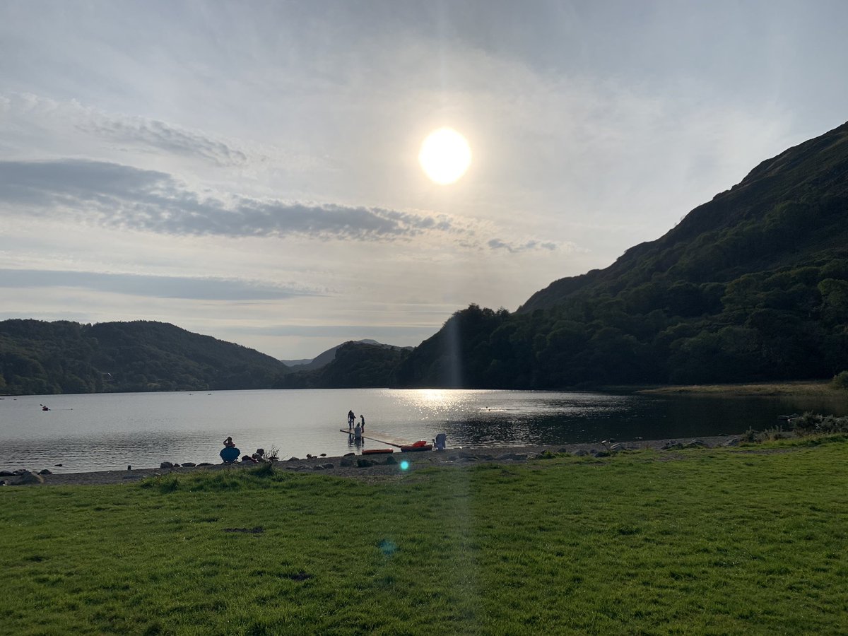Coco_Travels's tweet photo. What an absolutely epic weekend in #Snowdonia with @YugenExplore &amp; @YHAOfficial - hiking, paddle boarding and making lots of new friends and all for a good cause! https://t.co/gsOL6pxVPo